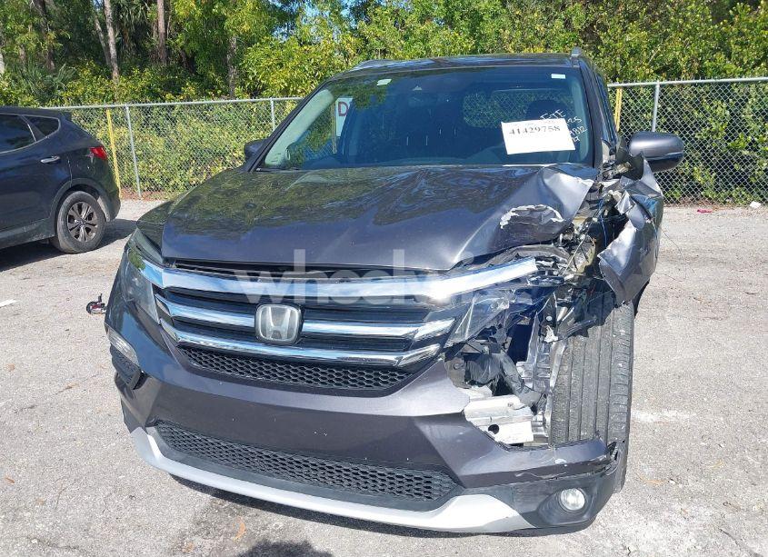 Photo 6 of 2017 Honda Pilot TOURING (VIN 5FNYF5H98HB029812)