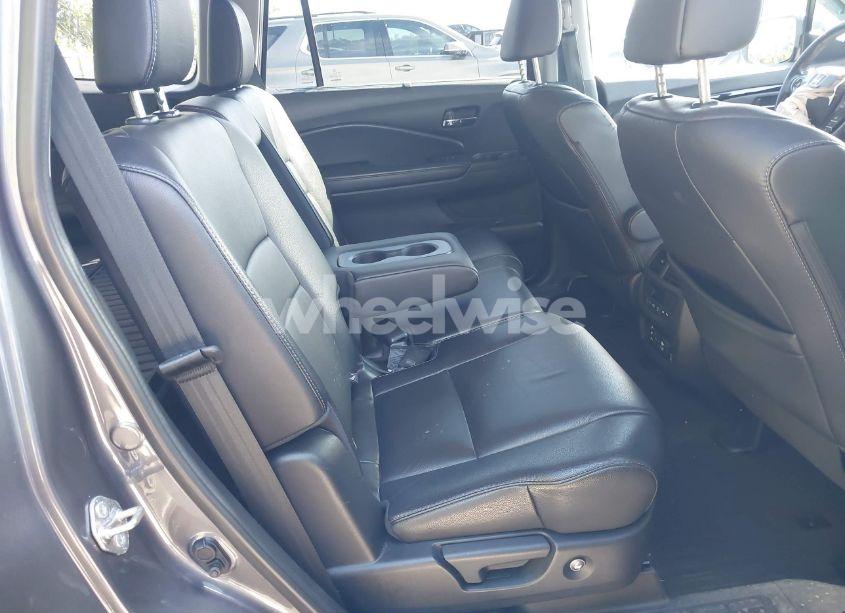 Photo 8 of 2017 Honda Pilot TOURING (VIN 5FNYF5H98HB029812)