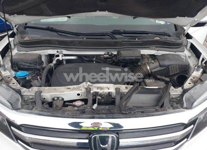 Photo 10 of 2016 Honda Pilot TOURING (VIN 5FNYF5H99GB013343)