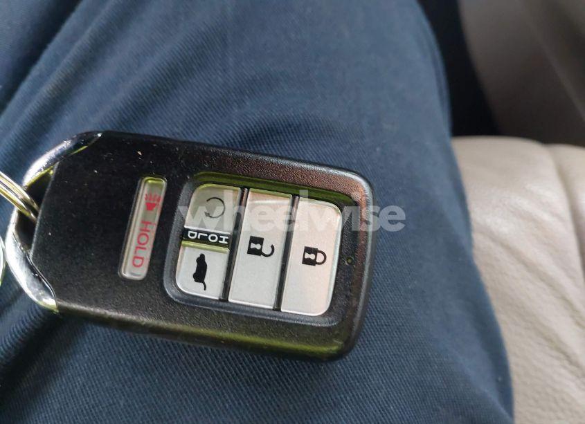 Photo 11 of 2016 Honda Pilot TOURING (VIN 5FNYF5H99GB013343)