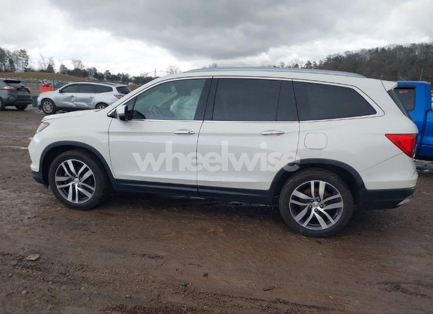 Photo 14 of 2016 Honda Pilot TOURING (VIN 5FNYF5H99GB013343)