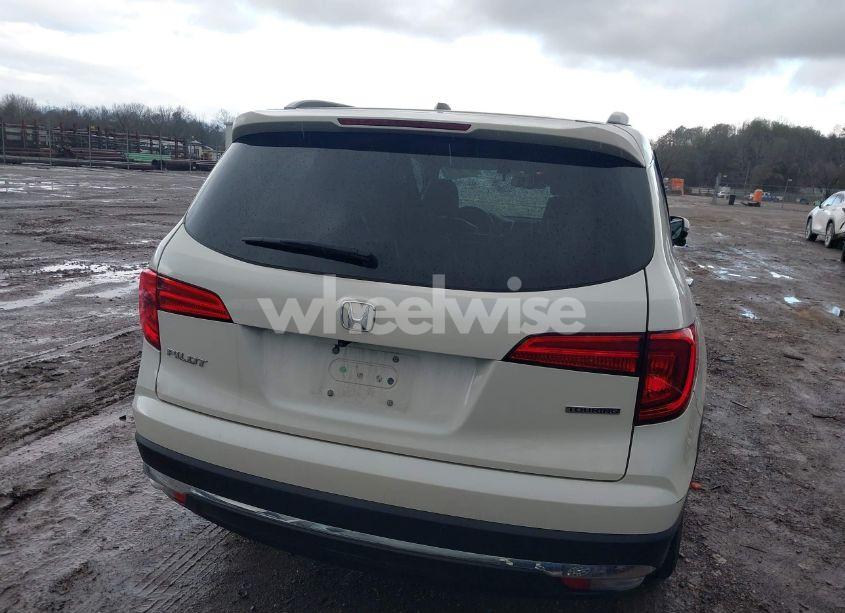 Photo 16 of 2016 Honda Pilot TOURING (VIN 5FNYF5H99GB013343)