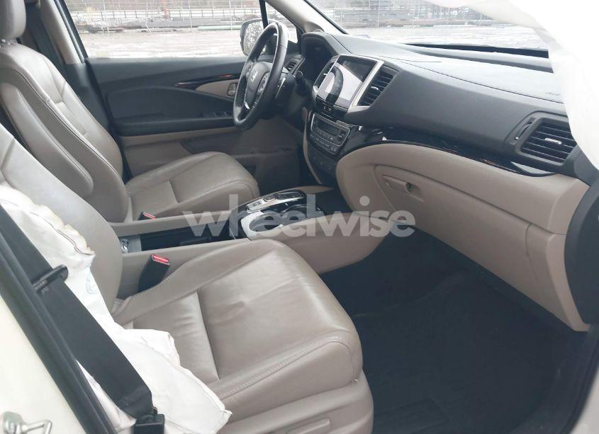 Photo 5 of 2016 Honda Pilot TOURING (VIN 5FNYF5H99GB013343)