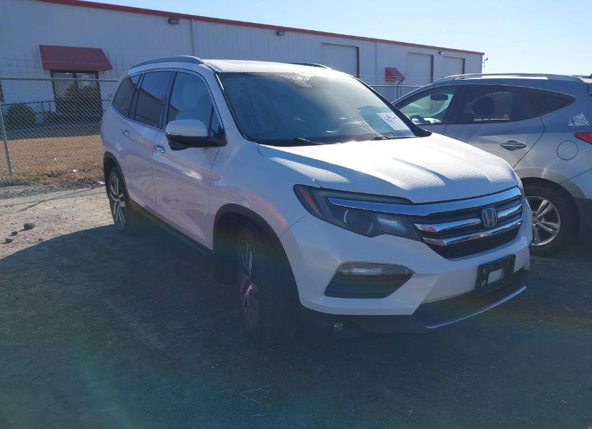2016 Honda Pilot TOURING (VIN 5FNYF5H99GB016114) main photo
