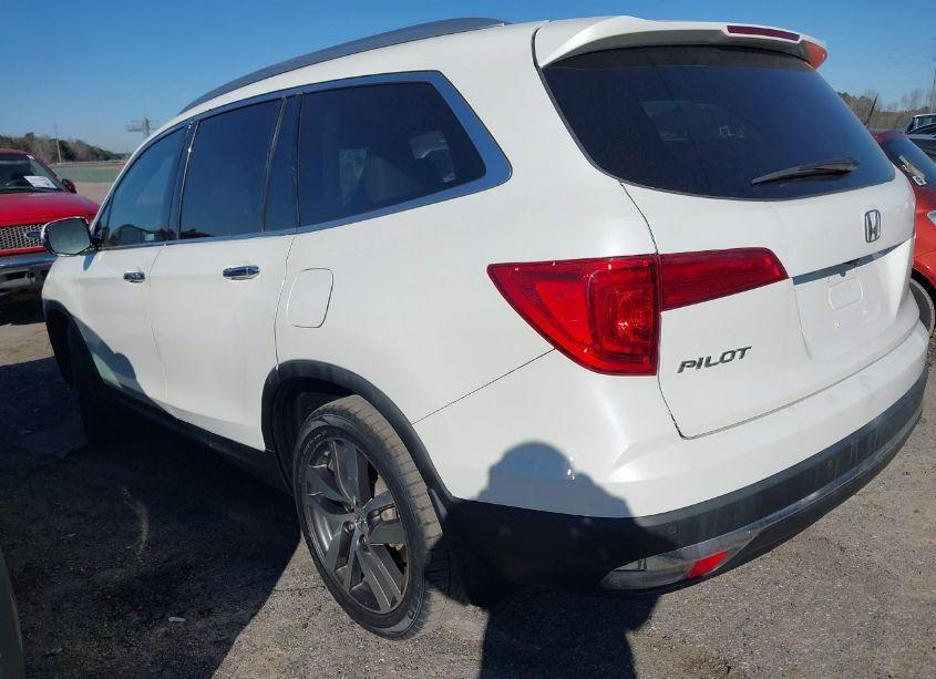 Photo 15 of 2016 Honda Pilot TOURING (VIN 5FNYF5H99GB016114)
