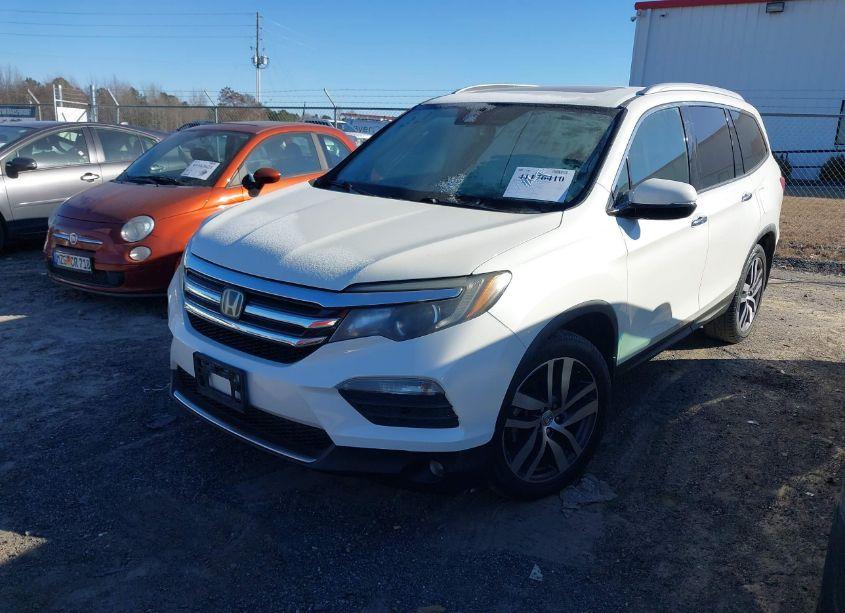 Photo 2 of 2016 Honda Pilot TOURING (VIN 5FNYF5H99GB016114)