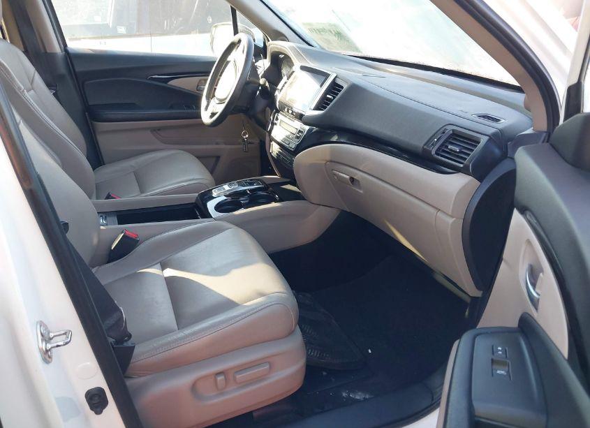 Photo 5 of 2016 Honda Pilot TOURING (VIN 5FNYF5H99GB016114)