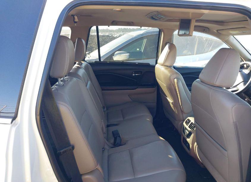 Photo 8 of 2016 Honda Pilot TOURING (VIN 5FNYF5H99GB016114)