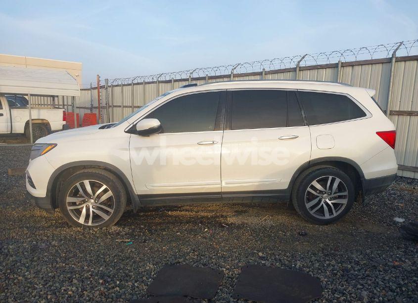 Photo 14 of 2016 Honda Pilot TOURING (VIN 5FNYF5H99GB019725)