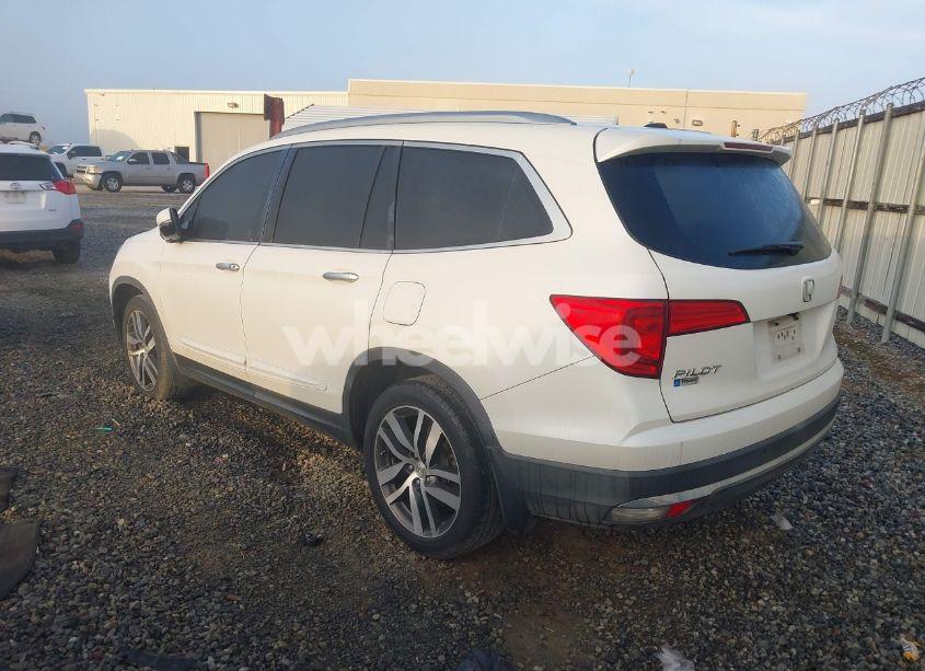 Photo 3 of 2016 Honda Pilot TOURING (VIN 5FNYF5H99GB019725)