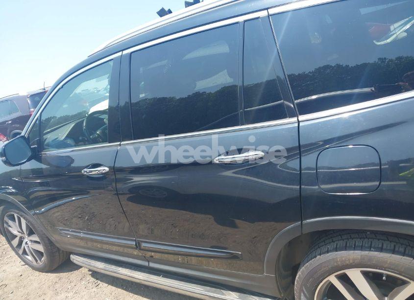 Photo 15 of 2016 Honda Pilot TOURING (VIN 5FNYF5H99GB026352)