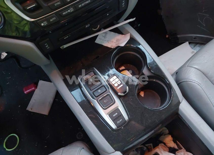 Photo 11 of 2016 Honda Pilot TOURING (VIN 5FNYF5H99GB031082)