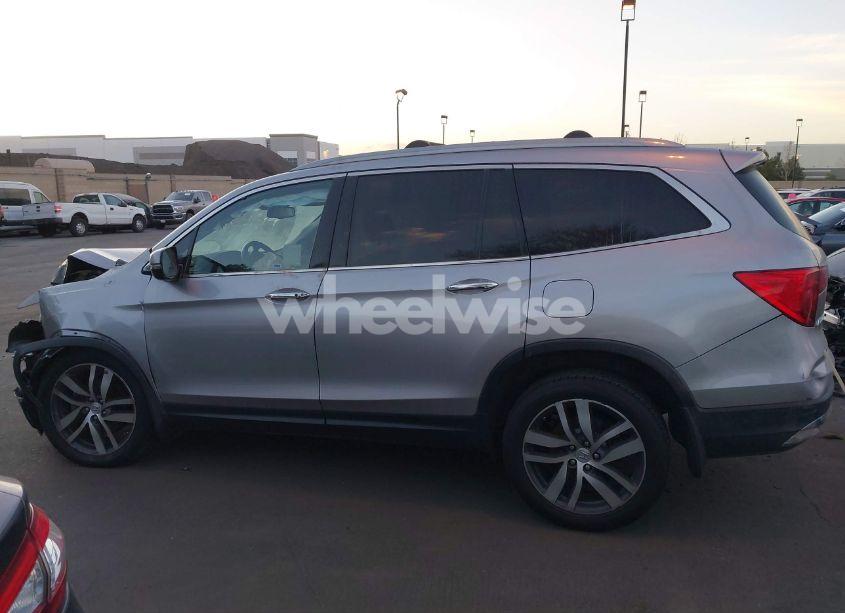 Photo 15 of 2016 Honda Pilot TOURING (VIN 5FNYF5H99GB031082)