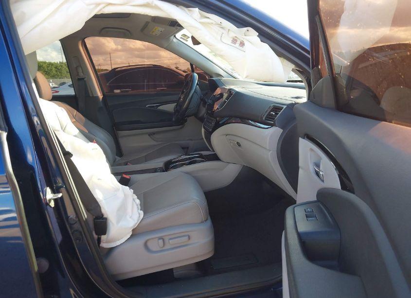 Photo 5 of 2019 Honda Pilot TOURING (VIN 5FNYF5H99KB043645)