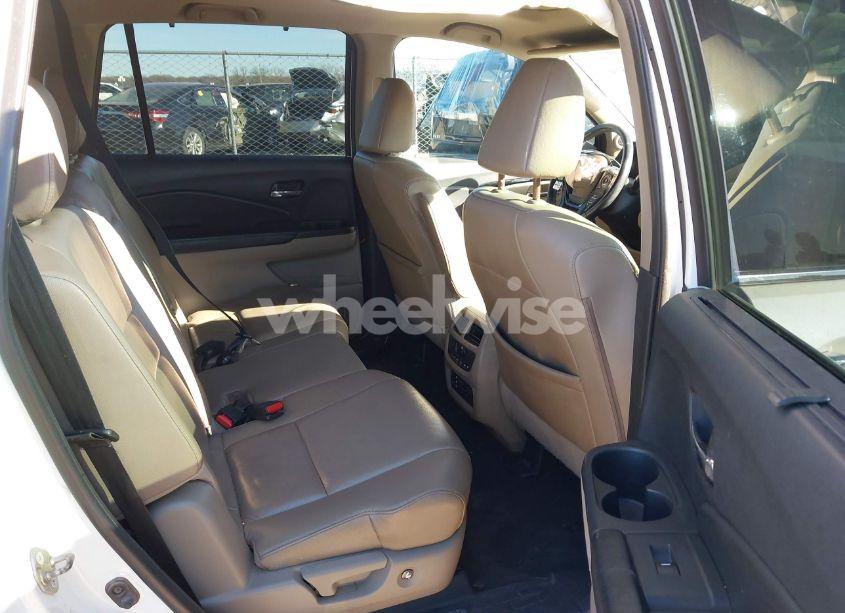 Photo 8 of 2016 Honda Pilot TOURING (VIN 5FNYF5H9XGB008569)