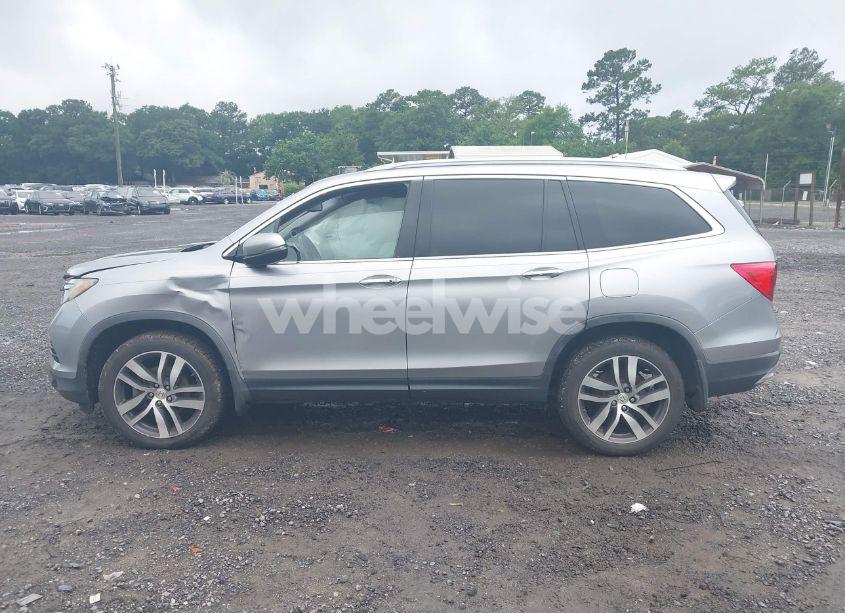 Photo 14 of 2017 Honda Pilot TOURING (VIN 5FNYF5H9XHB042545)