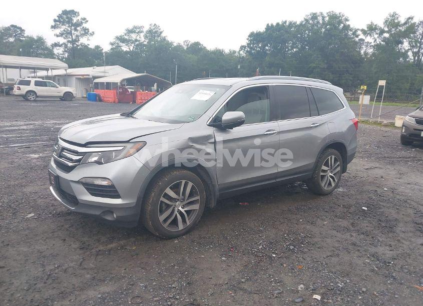 Photo 2 of 2017 Honda Pilot TOURING (VIN 5FNYF5H9XHB042545)
