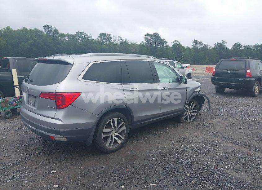 Photo 4 of 2017 Honda Pilot TOURING (VIN 5FNYF5H9XHB042545)