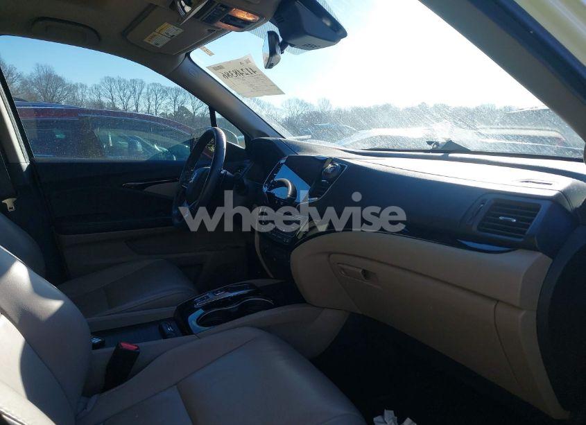 Photo 5 of 2019 Honda Pilot TOURING (VIN 5FNYF5H9XKB030645)