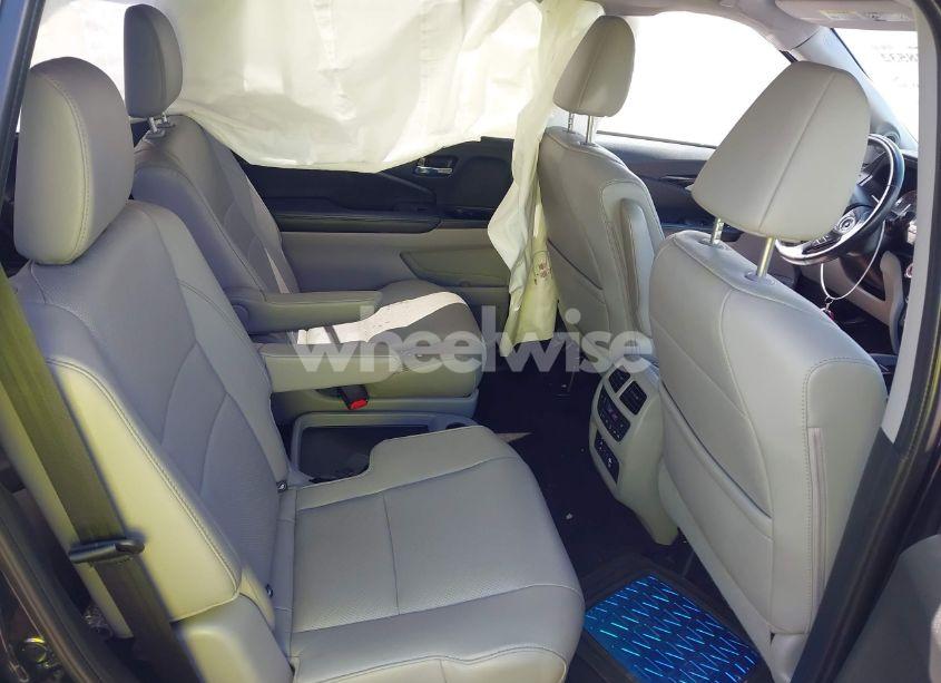 Photo 8 of 2016 Honda Pilot ELITE (VIN 5FNYF6H00GB023539)