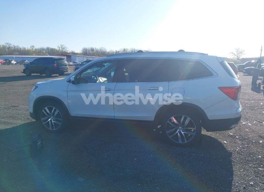 Photo 14 of 2017 Honda Pilot ELITE (VIN 5FNYF6H00HB032386)