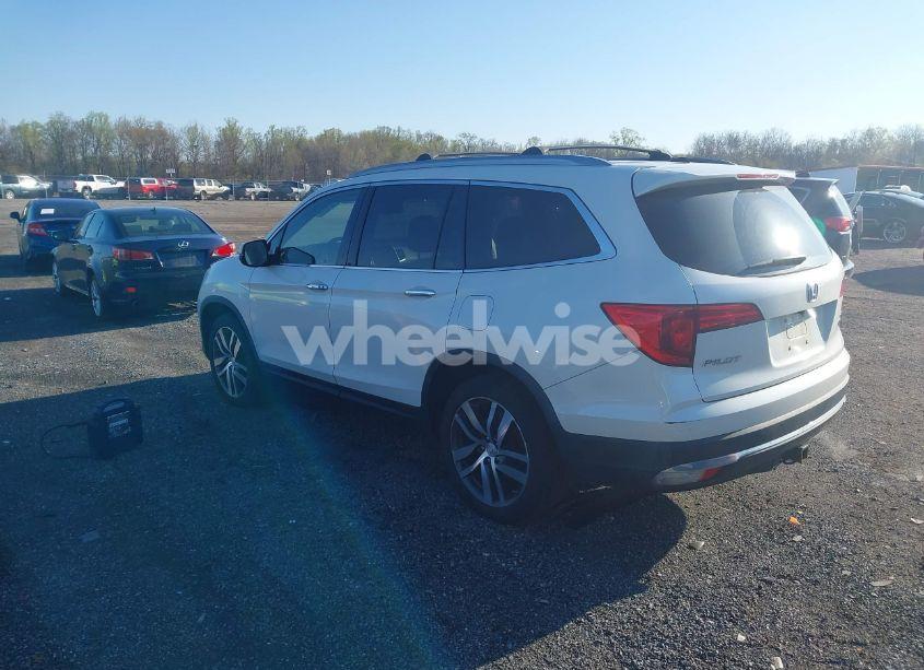 Photo 3 of 2017 Honda Pilot ELITE (VIN 5FNYF6H00HB032386)