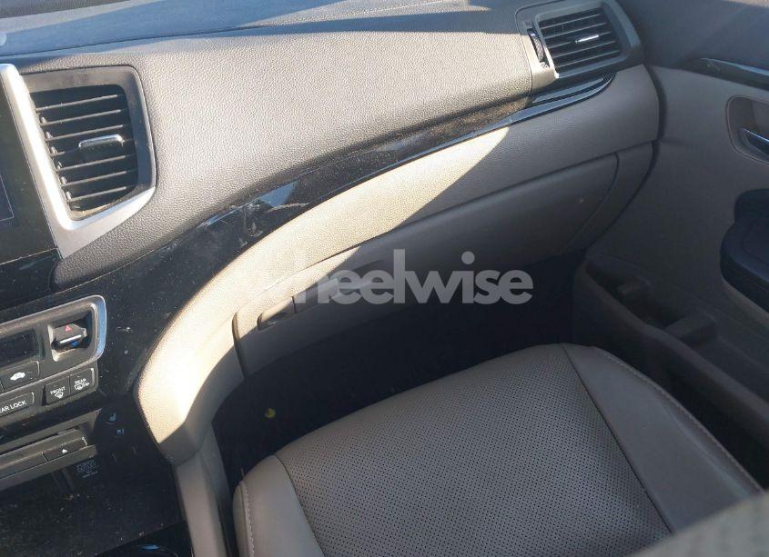 Photo 5 of 2017 Honda Pilot ELITE (VIN 5FNYF6H00HB032386)