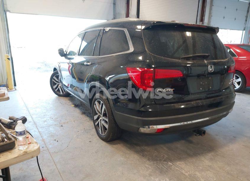 Photo 3 of 2017 Honda Pilot ELITE (VIN 5FNYF6H00HB065940)