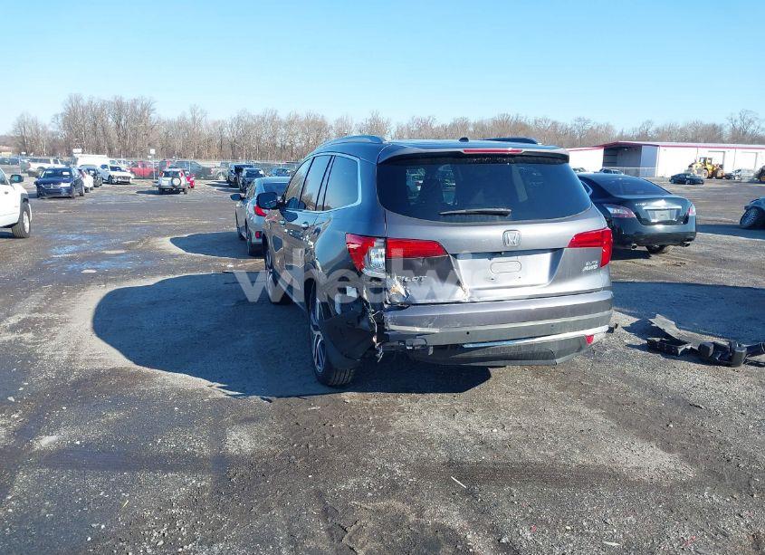 Photo 3 of 2018 Honda Pilot ELITE (VIN 5FNYF6H00JB044074)