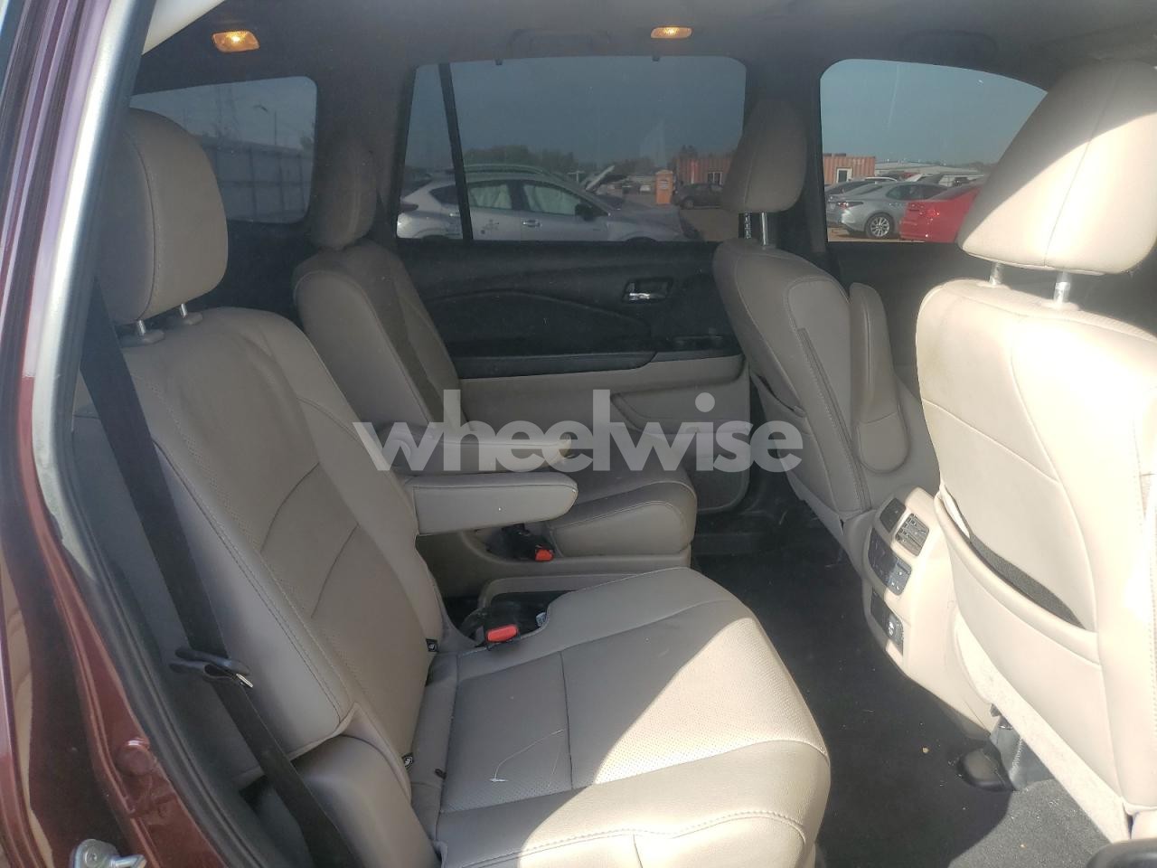 Photo 11 of 2019 HONDA PILOT ELITE (VIN 5FNYF6H00KB092840)