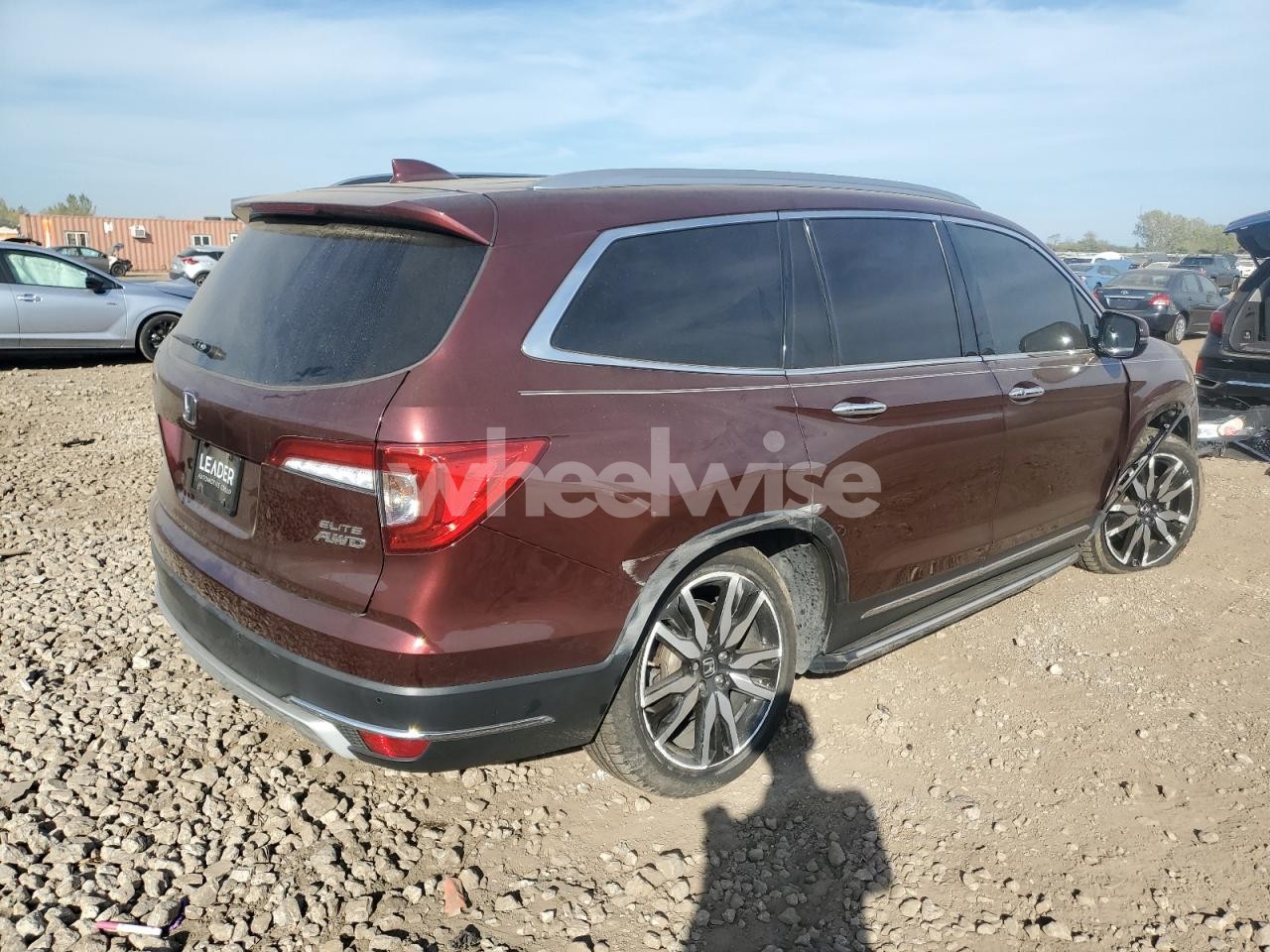 Photo 3 of 2019 HONDA PILOT ELITE (VIN 5FNYF6H00KB092840)