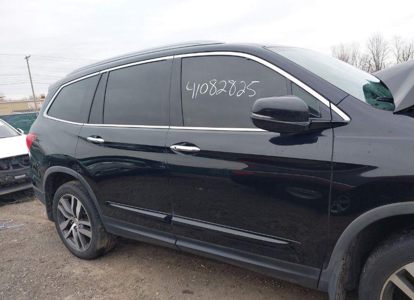 Photo 14 of 2017 Honda Pilot ELITE (VIN 5FNYF6H01HB015094)