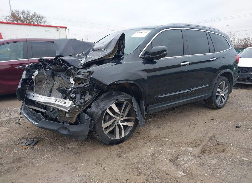 Photo 2 of 2017 Honda Pilot ELITE (VIN 5FNYF6H01HB015094)