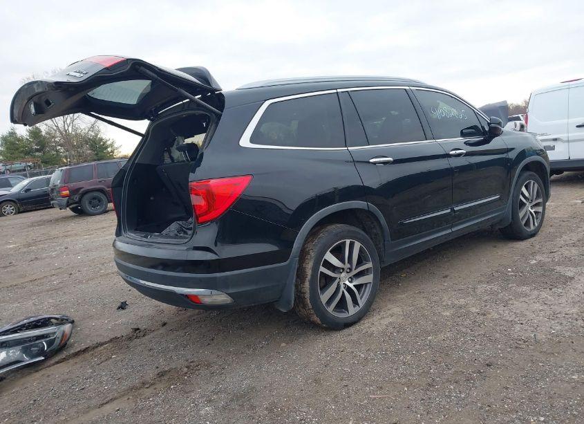 Photo 4 of 2017 Honda Pilot ELITE (VIN 5FNYF6H01HB015094)