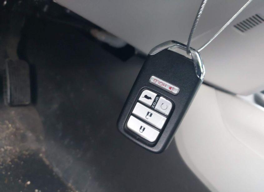 Photo 11 of 2017 Honda Pilot ELITE (VIN 5FNYF6H01HB015788)