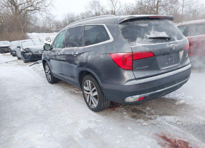 Photo 3 of 2017 Honda Pilot ELITE (VIN 5FNYF6H01HB015788)