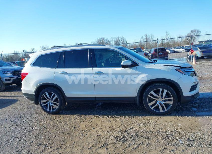 Photo 13 of 2018 Honda Pilot ELITE (VIN 5FNYF6H01JB001590)