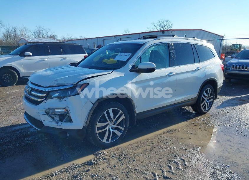 Photo 2 of 2018 Honda Pilot ELITE (VIN 5FNYF6H01JB001590)