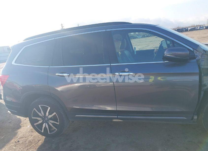 Photo 14 of 2021 Honda Pilot AWD ELITE (VIN 5FNYF6H01MB006339)