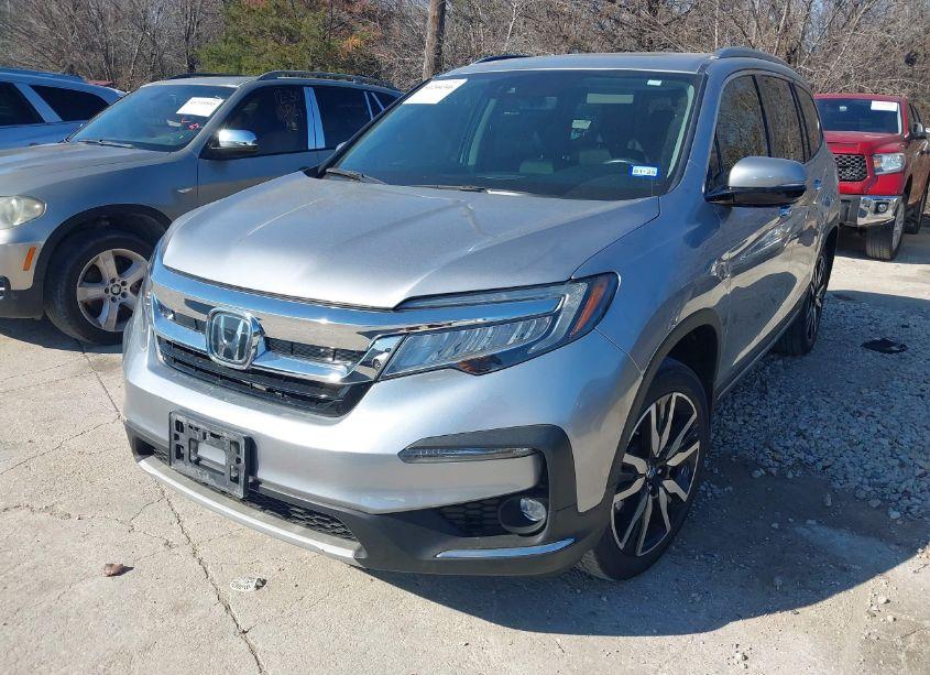 Photo 2 of 2021 Honda Pilot AWD ELITE (VIN 5FNYF6H01MB008009)