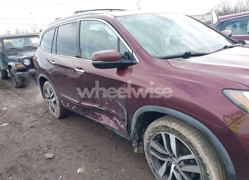 Photo 6 of 2016 Honda Pilot ELITE (VIN 5FNYF6H02GB021131)