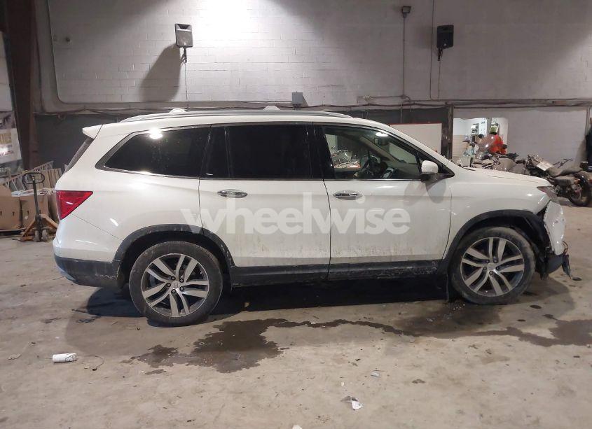 Photo 13 of 2016 Honda Pilot ELITE (VIN 5FNYF6H02GB052864)