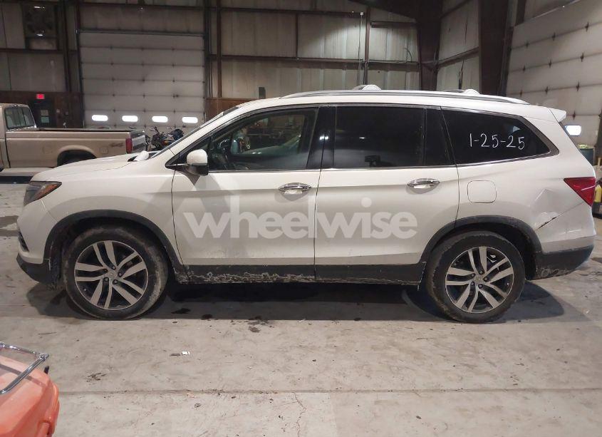 Photo 14 of 2016 Honda Pilot ELITE (VIN 5FNYF6H02GB052864)