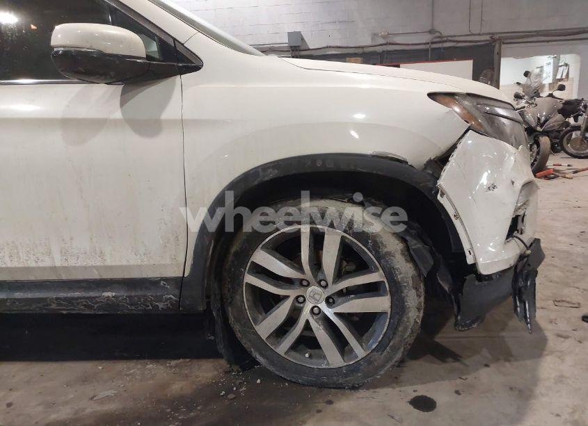 Photo 6 of 2016 Honda Pilot ELITE (VIN 5FNYF6H02GB052864)