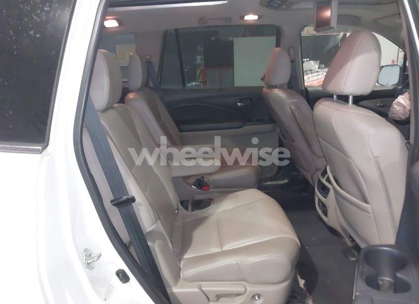 Photo 8 of 2016 Honda Pilot ELITE (VIN 5FNYF6H02GB052864)