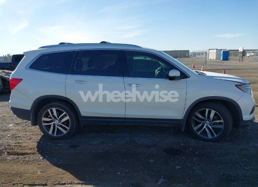 Photo 12 of 2017 Honda Pilot ELITE (VIN 5FNYF6H02HB042160)