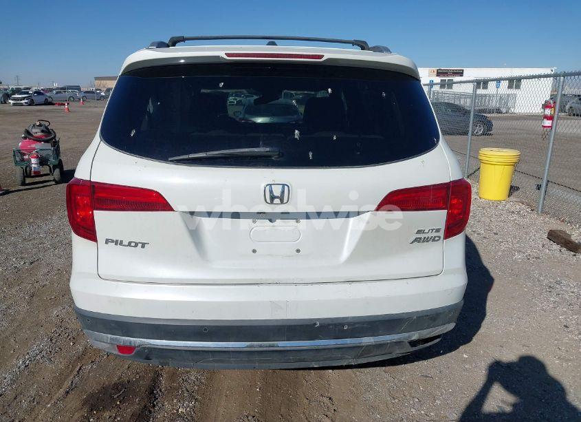 Photo 15 of 2017 Honda Pilot ELITE (VIN 5FNYF6H02HB042160)