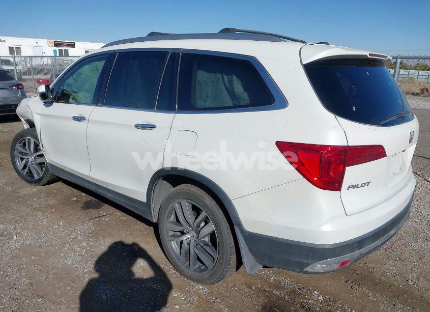Photo 3 of 2017 Honda Pilot ELITE (VIN 5FNYF6H02HB042160)