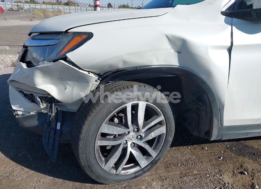 Photo 6 of 2017 Honda Pilot ELITE (VIN 5FNYF6H02HB042160)