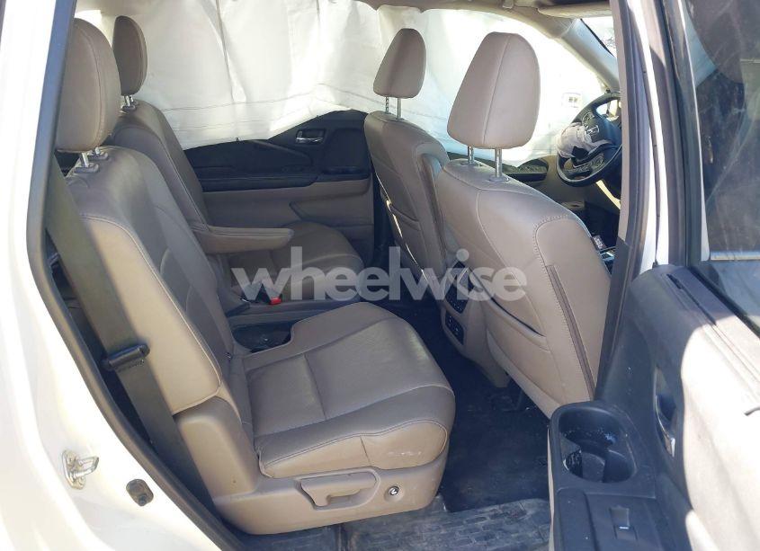 Photo 8 of 2017 Honda Pilot ELITE (VIN 5FNYF6H02HB042160)